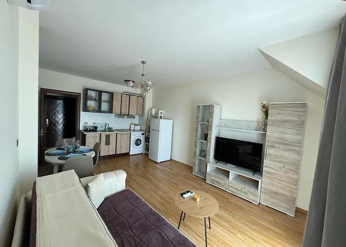 Golden Hermes Slantchev Briag