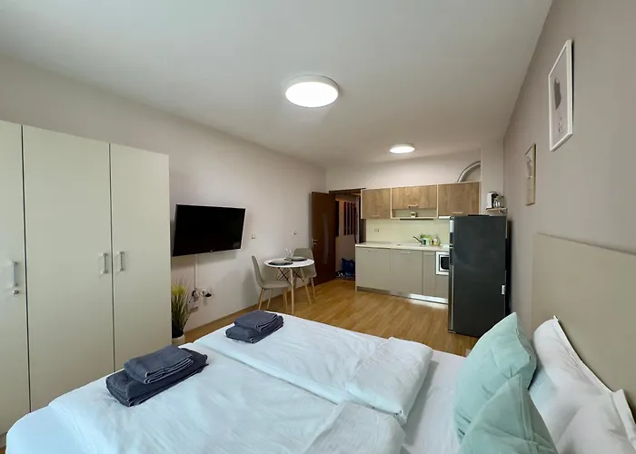 Golden Hermes Apartament Słoneczny Brzeg